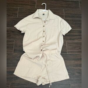 🦄 SHEIN Beige Casual Button Down Shirt/Short Set